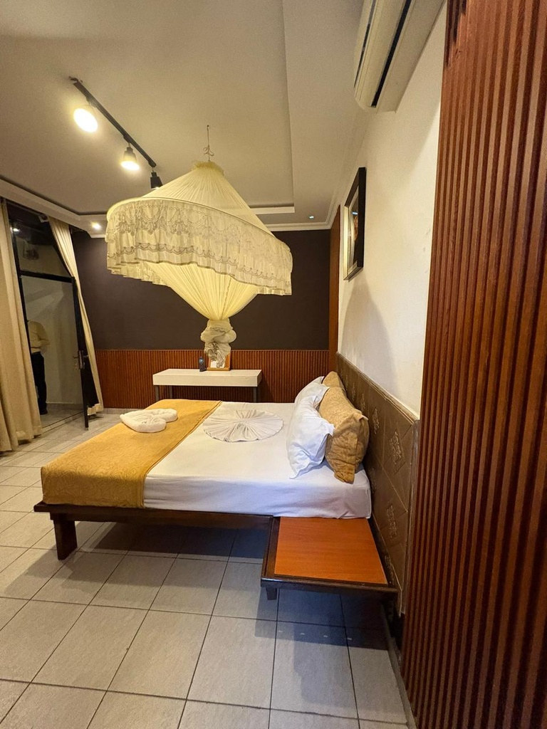 The bathroom at Mirton Hotel, Bujumbura