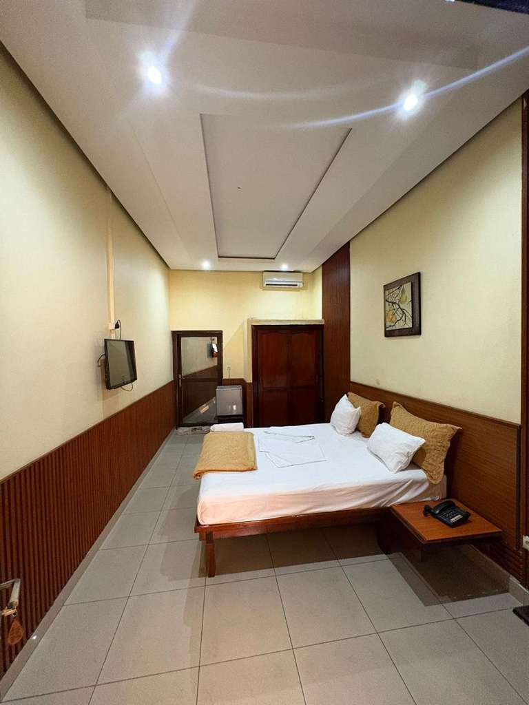 The bathroom at Mirton Hotel, Bujumbura